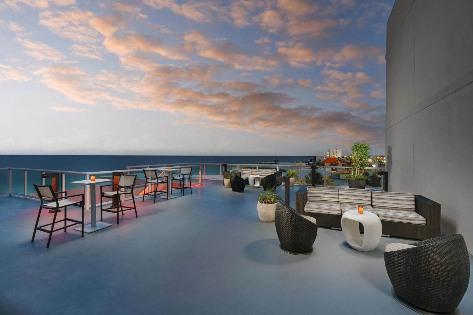 Springhill Suites By Marriott Panama City Beach Beachfront Екстериор снимка