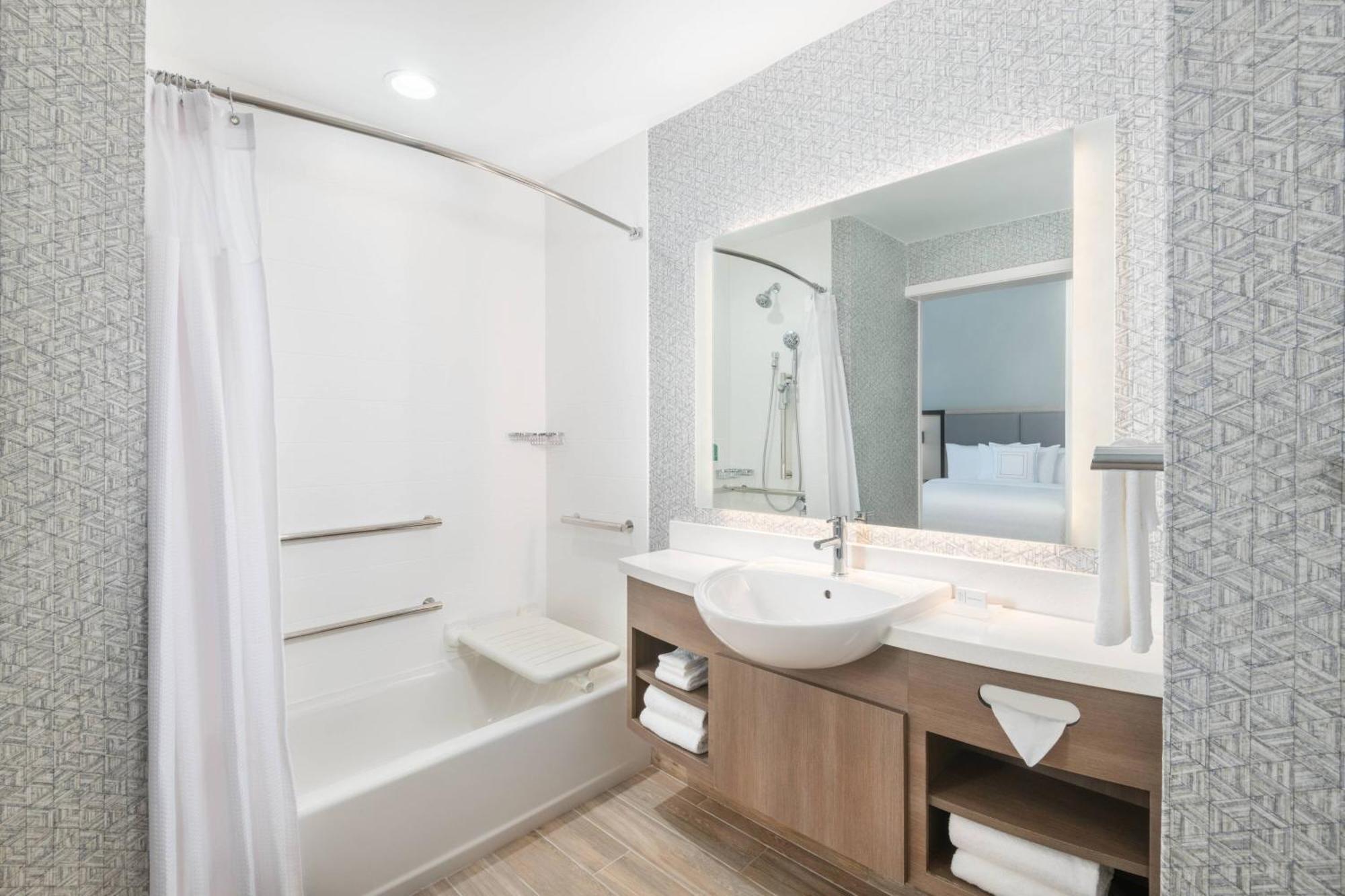 Springhill Suites By Marriott Panama City Beach Beachfront Екстериор снимка